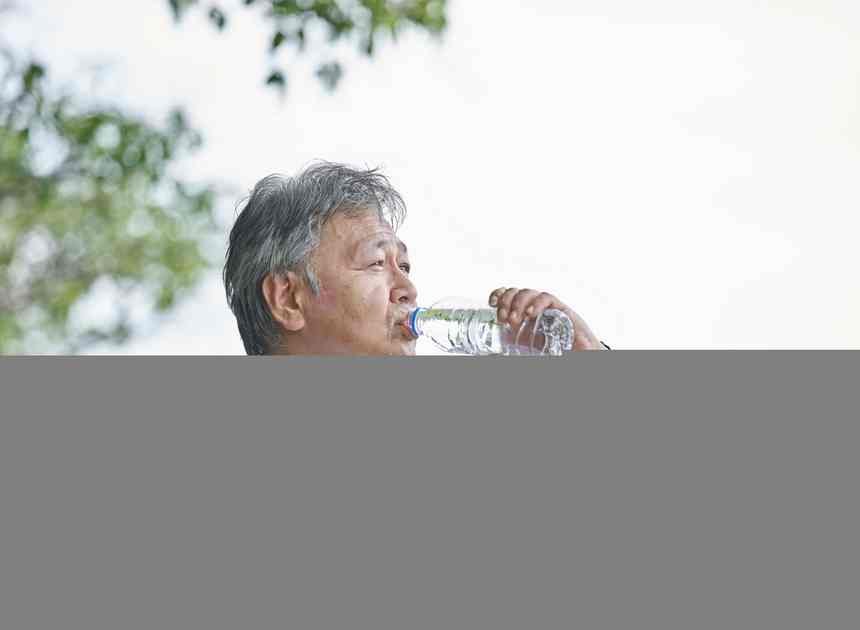 One Main Facet Impact of Ingesting From a Plastic Bottle, Says Science